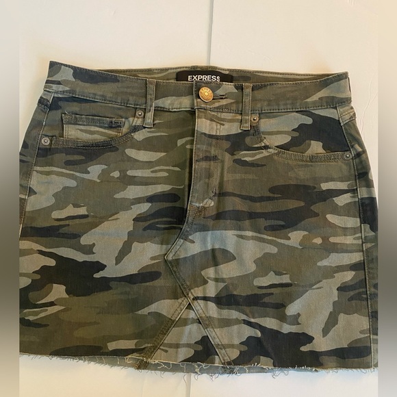 Express Dresses & Skirts - NWT Express camouflage skirt